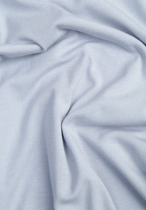 Born2be - Niebieska Gładka Sukienka z Wiskozy o Dopasowanym Kroju na Ramiączkach Daphitia. Okazja: do pracy, na co dzień. Kolor: niebieski. Materiał: wiskoza. Długość rękawa: na ramiączkach. Wzór: gładki. Typ sukienki: proste, dopasowane. Styl: elegancki, casual