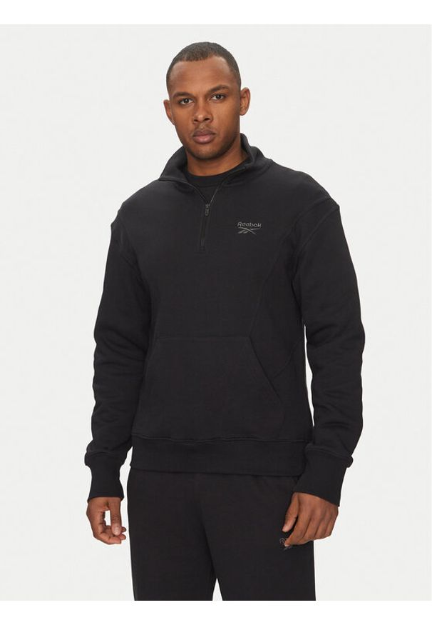 Reebok Bluza 100214081 Czarny Regular Fit. Kolor: czarny. Materiał: bawełna