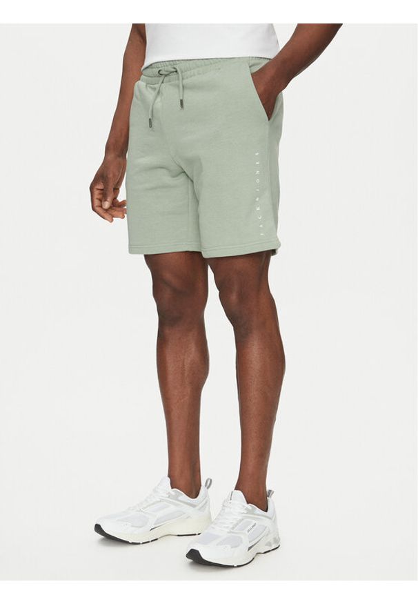 Jack & Jones - Jack&Jones Szorty sportowe Gordon 12248831 Zielony Regular Fit. Kolor: zielony. Materiał: syntetyk. Styl: sportowy