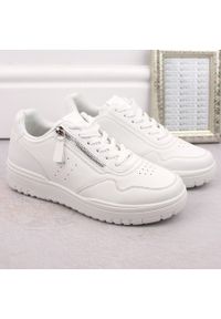 Buty sportowe sneakersy damskie białe McBraun 23233. Kolor: biały #3