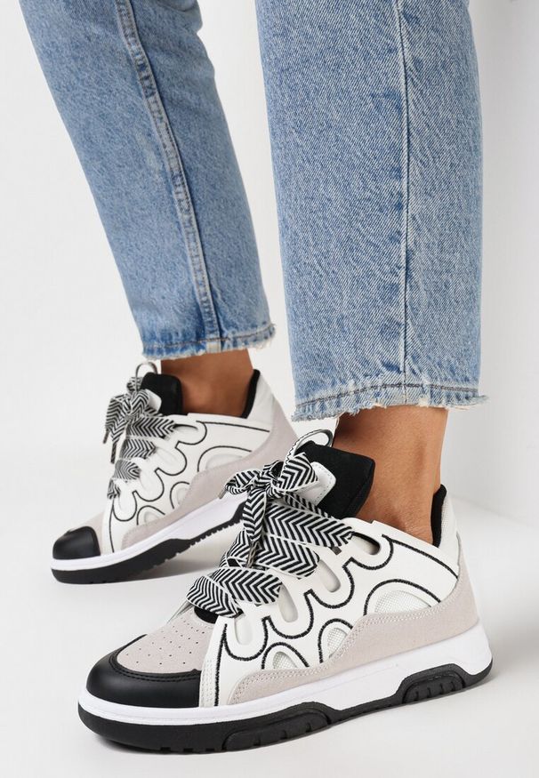 Born2be - Białe Sneakersy z Przeszyciami i Szerokim Wiązaniem Leontine. Kolor: biały