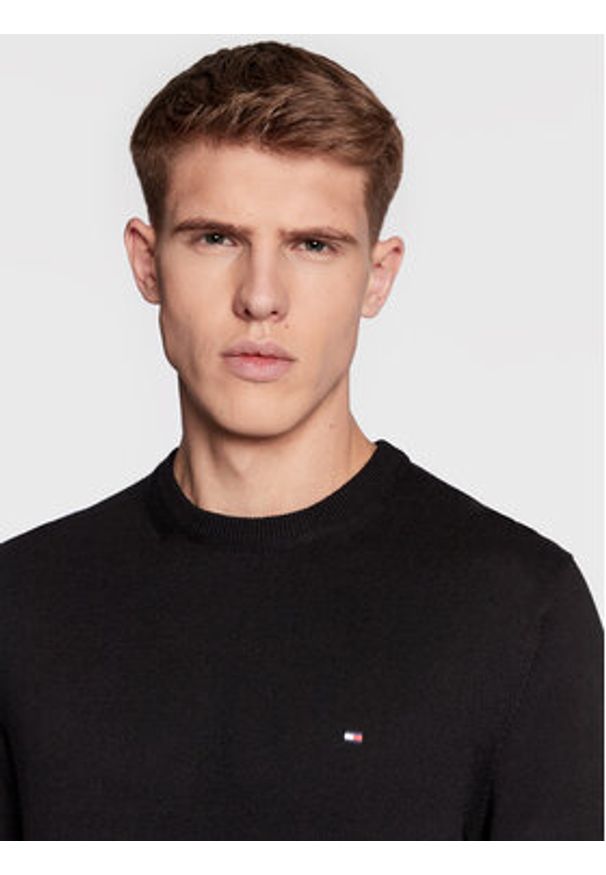 TOMMY HILFIGER - Tommy Hilfiger Sweter Pima MW0MW28046 Czarny Regular Fit. Kolor: czarny. Materiał: bawełna