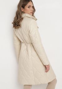 Born2be - Beżowa Kurtka za Kolano z Kołnierzem Pikowana Chloime. Kolor: beżowy. Materiał: materiał #2