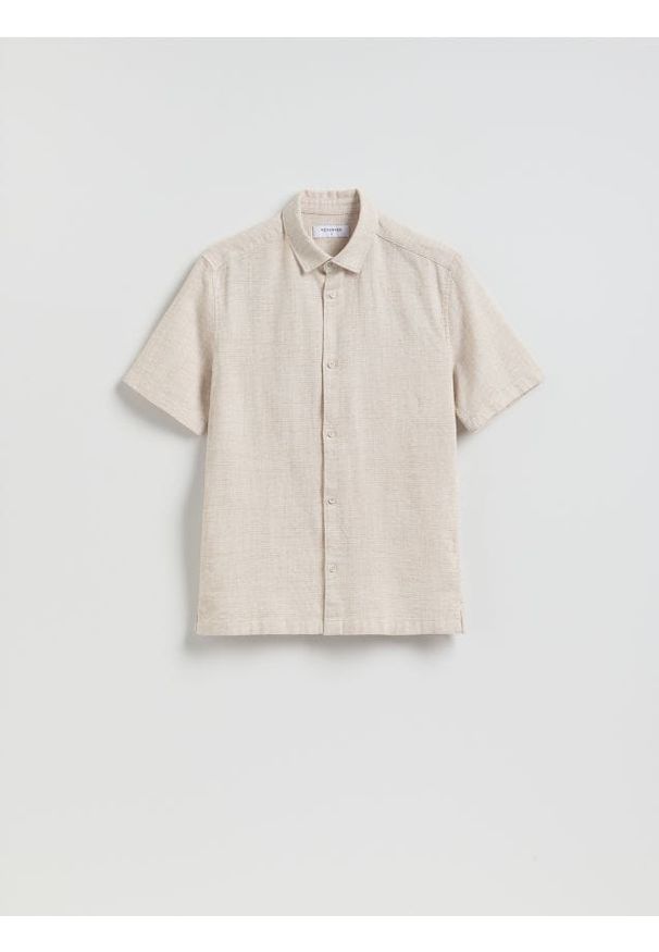Reserved - Strukturalna koszula regular fit - beżowy. Kolor: beżowy. Materiał: tkanina, bawełna
