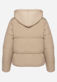 Born2be - Jasnobeżowa Pikowana Kurtka w Stylu Bomberki z Kapturem Mivuna. Okazja: na co dzień. Typ kołnierza: kaptur. Kolor: beżowy. Materiał: jeans. Długość: krótkie. Styl: casual #2