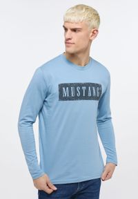 Mustang - MUSTANG Style Adrian C Print MĘSKA KOSZULKA DŁUGI RĘKAW Faded Denim 1013540 5124. Materiał: denim. Długość rękawa: długi rękaw. Długość: długie. Wzór: nadruk #1