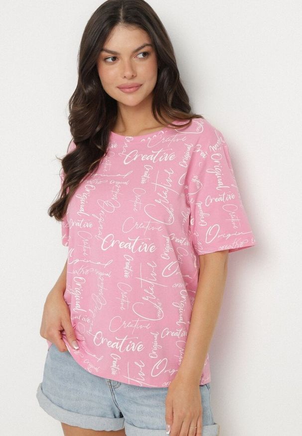 Born2be - Różowy T-shirt Oversize z Bawełny Zdobiony Nadrukiem Sinelra. Okazja: na co dzień. Kolor: różowy. Materiał: bawełna. Wzór: aplikacja, nadruk. Styl: klasyczny, elegancki, casual