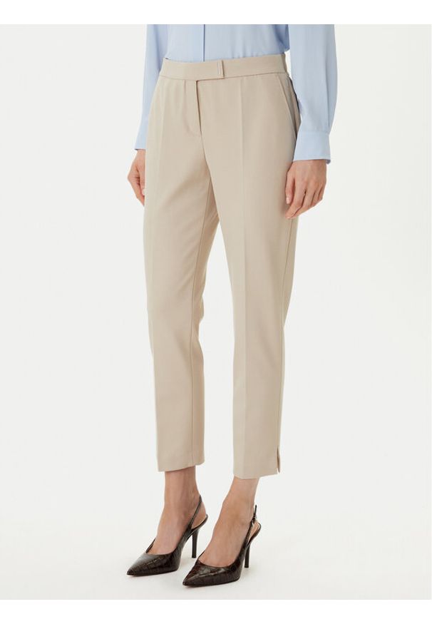 BOSS Spodnie materiałowe Tapria 50556341 Beżowy Slim Fit. Kolor: beżowy. Materiał: syntetyk