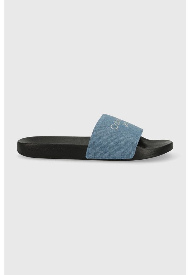 Calvin Klein Jeans klapki męskie kolor fioletowy. Kolor: fioletowy. Materiał: materiał, włókno. Obcas: na obcasie. Wysokość obcasa: niski