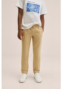 Mango Kids spodnie dziecięce Linus kolor brązowy gładkie. Okazja: na co dzień. Kolor: brązowy. Materiał: włókno. Wzór: gładki. Styl: casual