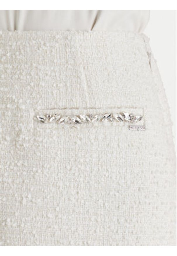 Guess Spódnica mini W6RD56 WJ632 Écru Regular Fit. Kolor: kremowy. Materiał: syntetyk