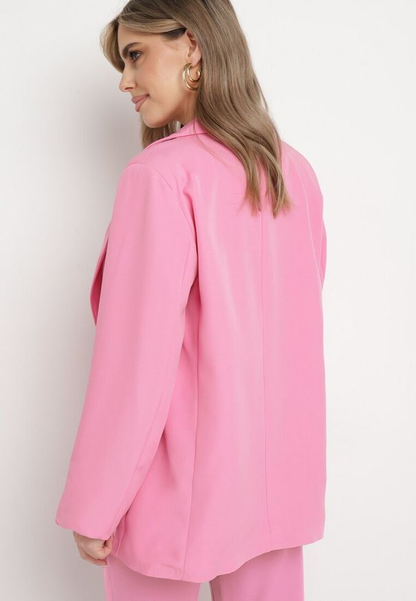 Born2be - Różowa Marynarka Oversize Niezapinana Basi. Kolor: różowy