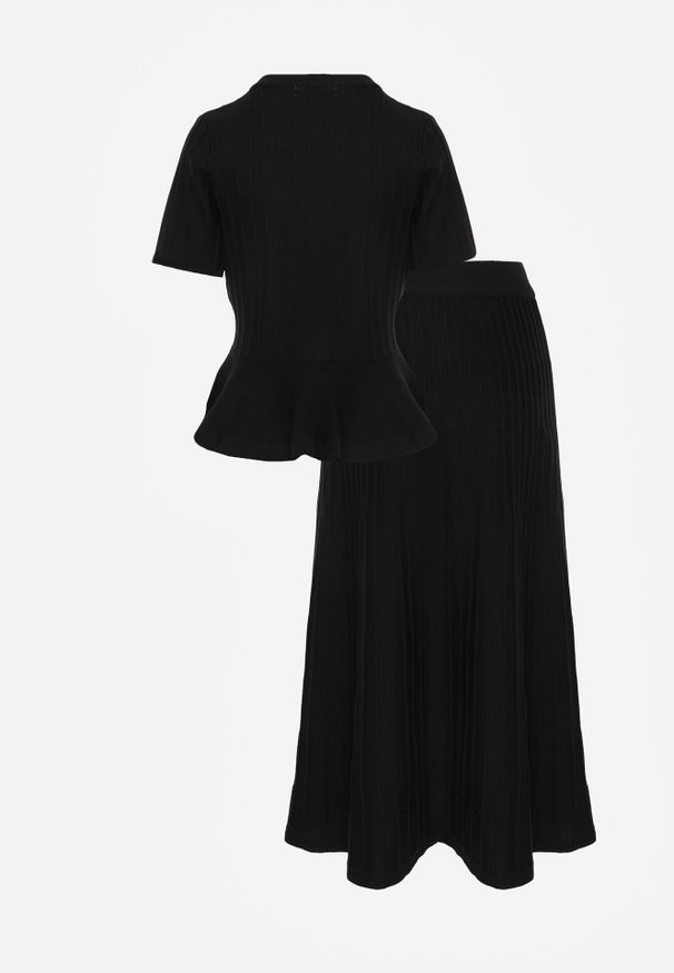 Born2be - Czarny Komplet z Wiskozą Rozkloszowana Spódnica i Bluzka z Baskinką Adrimala. Kolor: czarny. Materiał: wiskoza