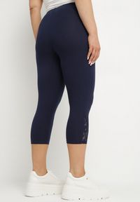 Born2be - Granatowe Legginsy z Bawełny 3/4 z Koronką Mavirene. Okazja: na co dzień. Kolekcja: plus size. Kolor: niebieski. Materiał: bawełna, koronka. Wzór: koronka. Styl: elegancki, casual #4