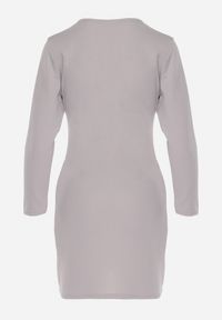 Born2be - Jasnoszara Sukienka Kopertowa z Ozdobnym Marszczeniem Ohildria. Kolor: szary. Typ sukienki: kopertowe. Styl: elegancki #4