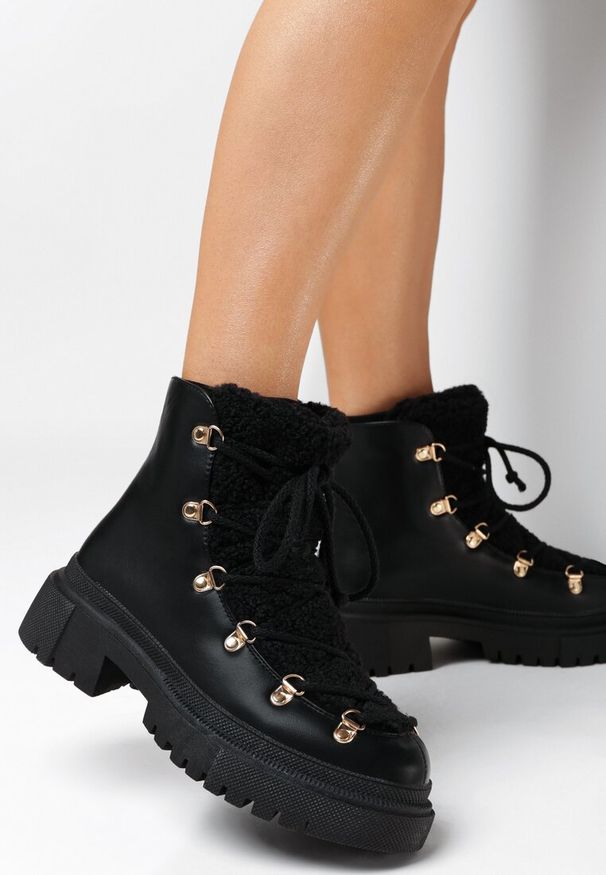 Born2be - Czarne Traperki Rema. Kolor: czarny. Materiał: materiał. Wzór: aplikacja. Styl: elegancki