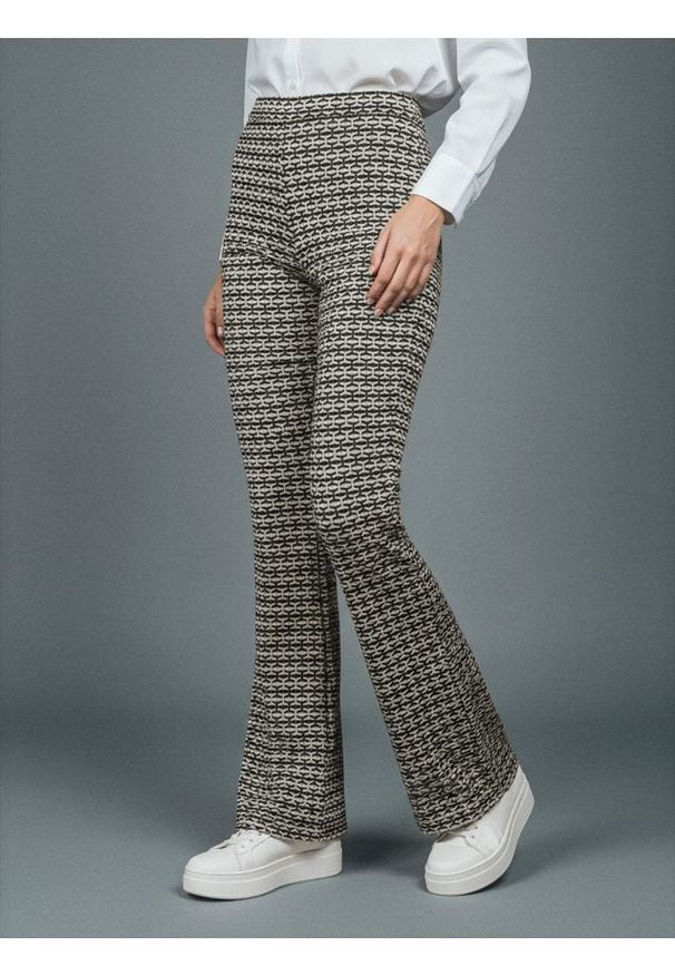 Sinsay - Wzorzyste spodnie flare - wielobarwny