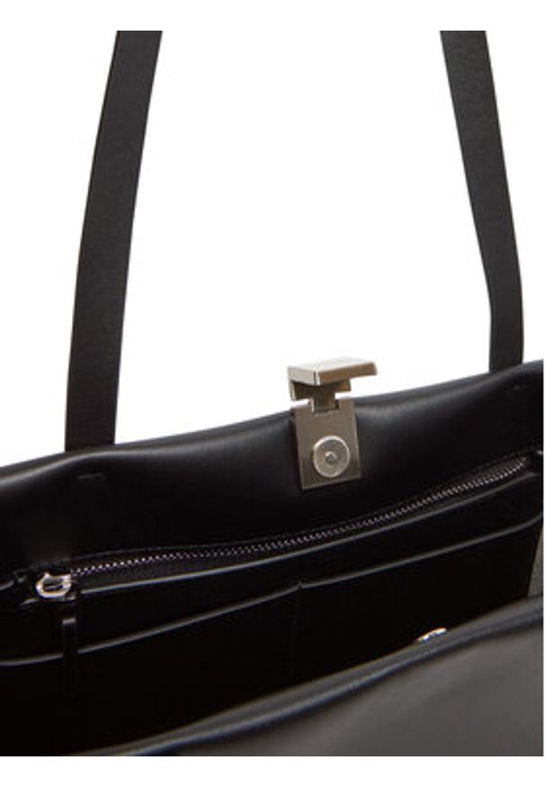 Calvin Klein Torebka Ck Narrate E/W Shoulder Bag K60K612987 Czarny. Kolor: czarny. Materiał: skórzane