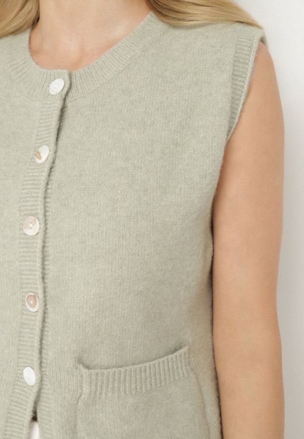 Born2be - Jasnozielona Rozpinana Kamizelka Sweterkowa z Wełną Quilzeki. Okazja: na co dzień. Kolor: zielony. Materiał: wełna. Styl: klasyczny, elegancki, casual