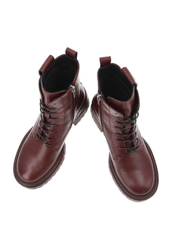 Botki damskie Artiker, skórzane licowe na klocku za kostkę i ocieplane futerkiem, bordowe, 57C0211. Wysokość cholewki: za kostkę. Kolor: czerwony. Materiał: futro, skóra. Szerokość cholewki: normalna. Wzór: aplikacja. Sezon: jesień, zima. Obcas: na słupku