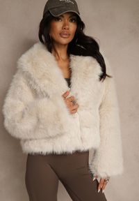 Renee - Beżowa Kurtka Futerko Ozdobione Kołnierzem Wedarea. Okazja: na imprezę. Kolor: beżowy. Materiał: futro. Wzór: aplikacja. Styl: elegancki #1