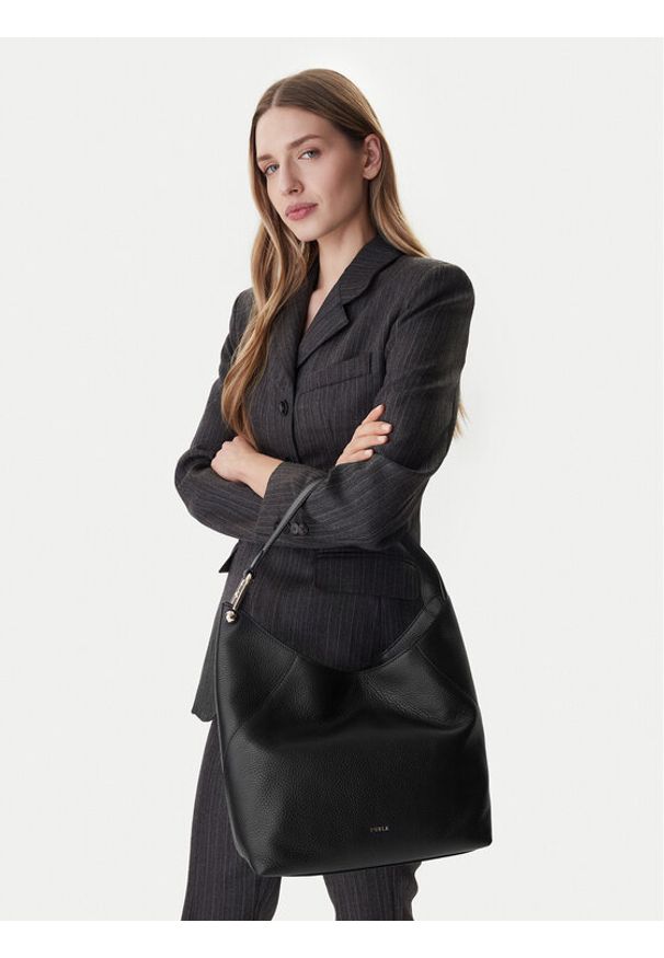 Furla Torebka Lara M WB01900 HSF000 IT O6000 Czarny. Kolor: czarny. Materiał: skórzane