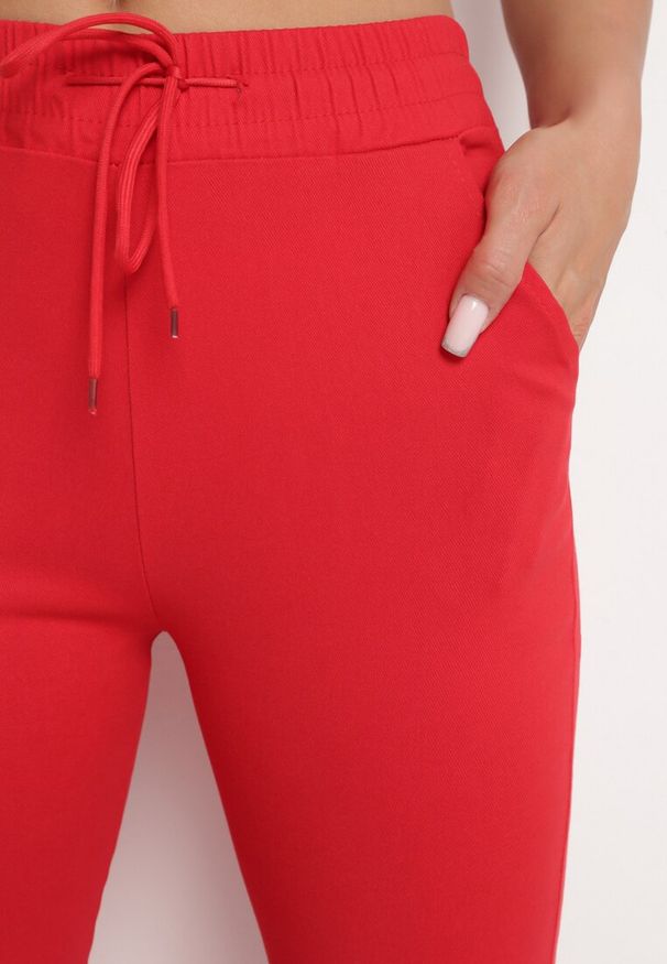 Born2be - Czerwone Spodnie Agedeia. Kolor: czerwony. Materiał: tkanina. Wzór: gładki