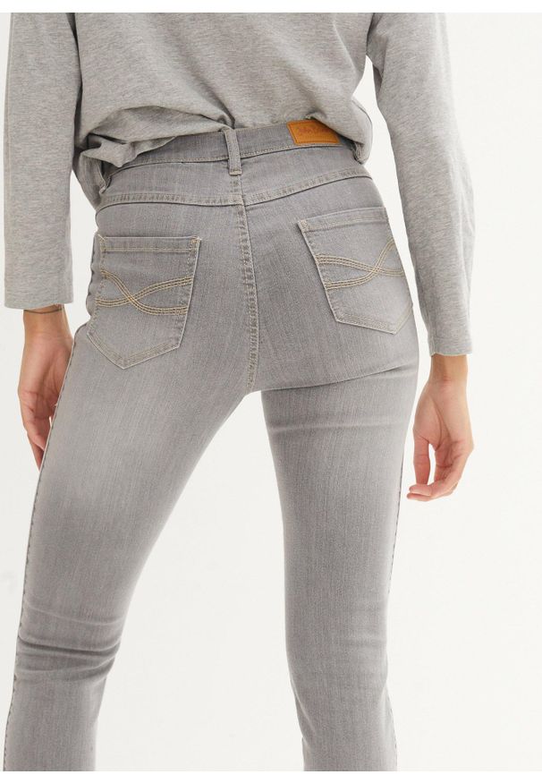 bonprix - Dżinsy o kroju skinny 7/8 z wygodnym stretchem. Kolor: szary
