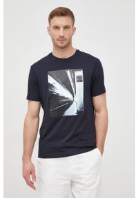 Armani Exchange t-shirt bawełniany kolor granatowy z nadrukiem. Kolor: niebieski. Materiał: bawełna. Wzór: nadruk