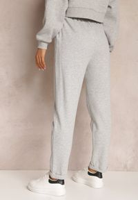 Renee - Jasnoszare Spodnie Aerethe. Okazja: na co dzień. Kolor: szary. Materiał: dzianina, dresówka. Długość: długie. Styl: casual