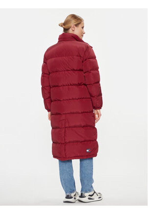 Tommy Jeans Kurtka puchowa Alaska DW0DW14287 Czerwony Regular Fit. Kolor: czerwony. Materiał: syntetyk