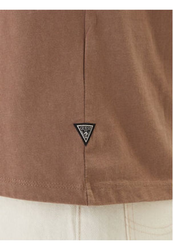 Guess T-Shirt M6GI33 K3310 Brązowy Regular Fit. Kolor: brązowy. Materiał: bawełna