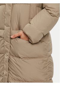 Peak Performance Płaszcz zimowy G79931040 Beżowy Regular Fit. Kolor: beżowy. Materiał: syntetyk. Sezon: zima