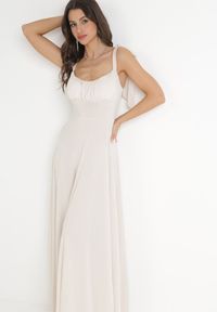 Born2be - Beżowa Rozkloszowana Sukienka Maxi z Wiązanymi Ramiączkami Lisija. Kolor: beżowy. Długość rękawa: na ramiączkach. Styl: elegancki. Długość: maxi #3