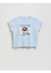Reserved - Krótki t-shirt z nadrukiem - jasnoniebieski. Kolor: niebieski. Materiał: bawełna. Długość: krótkie. Wzór: nadruk
