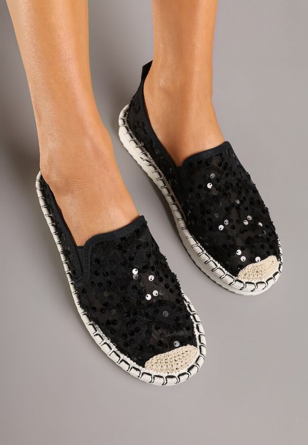 Renee - Czarne Siateczkowe Espadryle z Cekinowym Zdobieniem Vivianoria. Okazja: na spotkanie biznesowe, na co dzień. Kolor: czarny. Materiał: jeans. Wzór: aplikacja. Sezon: lato. Styl: biznesowy, casual