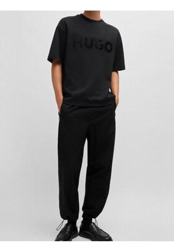 Hugo - HUGO T-Shirt Dinkee 50525765 Czarny Oversize. Kolor: czarny. Materiał: bawełna
