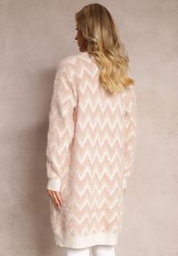 Renee - Różowy Niezapinany Kardigan o Przedłużonym Fasonie w Zygzaki Chevron Oherna. Kolor: różowy. Materiał: tkanina. Długość: długie. Wzór: paski #5