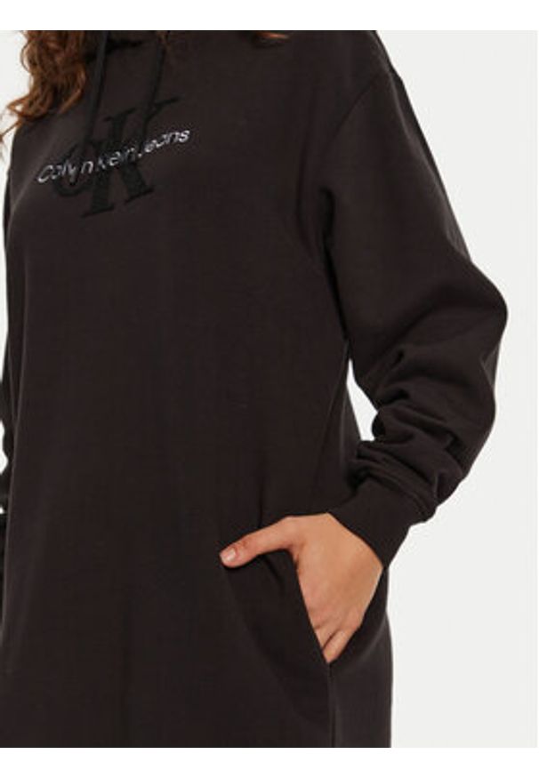 Calvin Klein Jeans Sukienka dzianinowa Chenille J20J224685 Czarny Relaxed Fit. Kolor: czarny. Materiał: bawełna