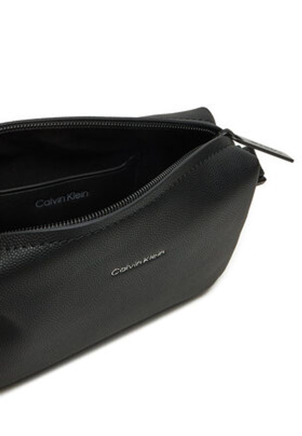 Calvin Klein Saszetka Ck Must Camera Bag S K50K512761 Czarny. Kolor: czarny. Materiał: skóra