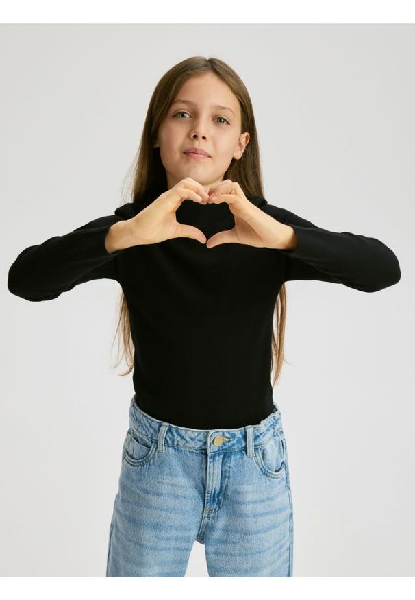 Reserved - Gładki sweter z wiskozy - czarny. Kolor: czarny. Materiał: wiskoza. Wzór: gładki