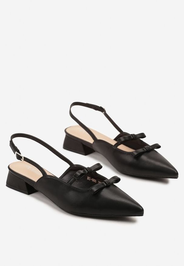 Born2be - Czarne Eleganckie Sandały na Niskim Słupku z Kokardkami i Noskiem w Szpic Rensara. Okazja: na co dzień. Zapięcie: pasek. Kolor: czarny. Materiał: jeans. Obcas: na słupku. Styl: elegancki