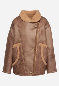 Born2be - Brązowa Kurtka Biker Oversize Zapinana na Guziki Ocieplana Futerkiem Nikiena. Kolor: brązowy. Materiał: futro. Długość rękawa: długi rękaw. Długość: długie. Styl: elegancki #4