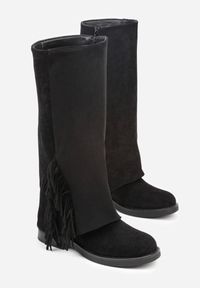 Renee - Czarne Kozaki Ozdobione Frędzlami i Wywiniętą Cholewką Reilevia. Okazja: na imprezę, na co dzień. Kolor: czarny. Materiał: jeans. Szerokość cholewki: normalna. Wzór: aplikacja. Styl: street, casual, elegancki #7