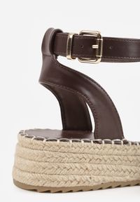 Born2be - Ciemnobrązowe Sandały VICES na Grubej Podeszwie z Plecionki z Paskiem Wokół Kostki Doria. Zapięcie: pasek. Kolor: brązowy. Materiał: jeans. Sezon: lato #7