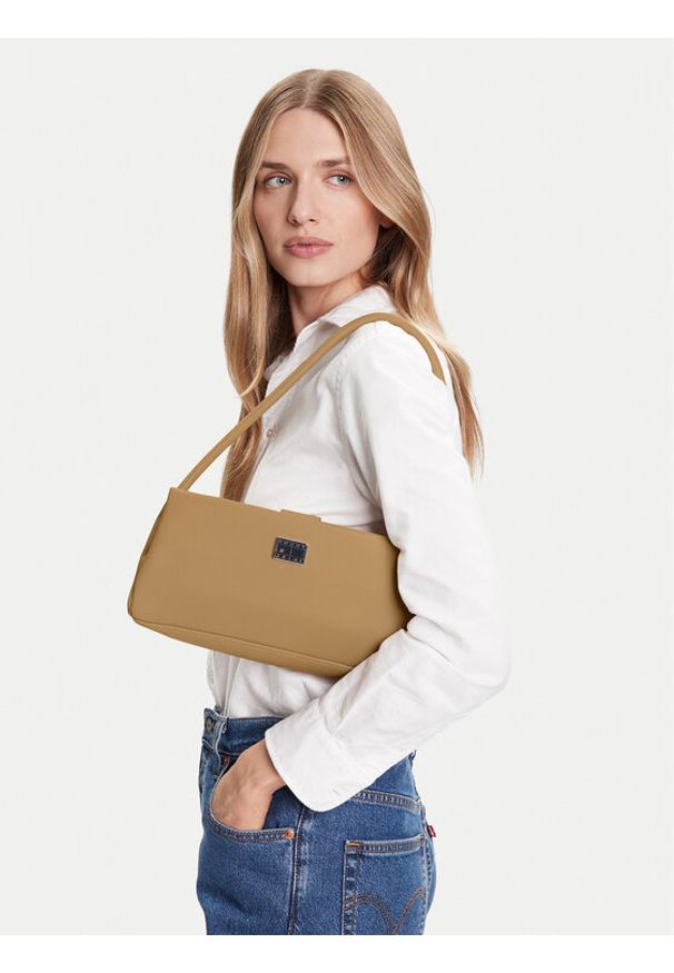 Tommy Jeans Torebka AW0AW17295 ACT Beżowy. Kolor: beżowy. Materiał: skórzane