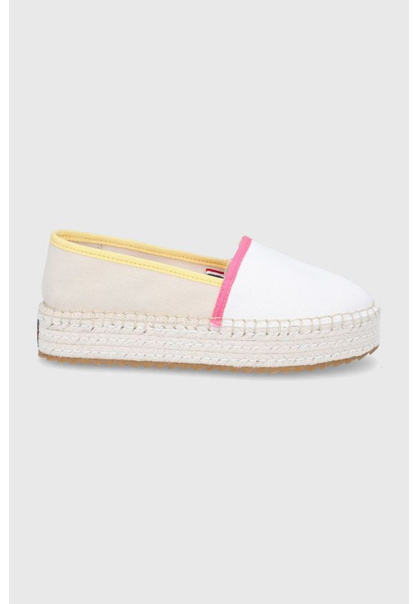Tommy Jeans espadryle kolor biały na platformie. Nosek buta: okrągły. Kolor: biały. Materiał: guma, bawełna. Obcas: na platformie