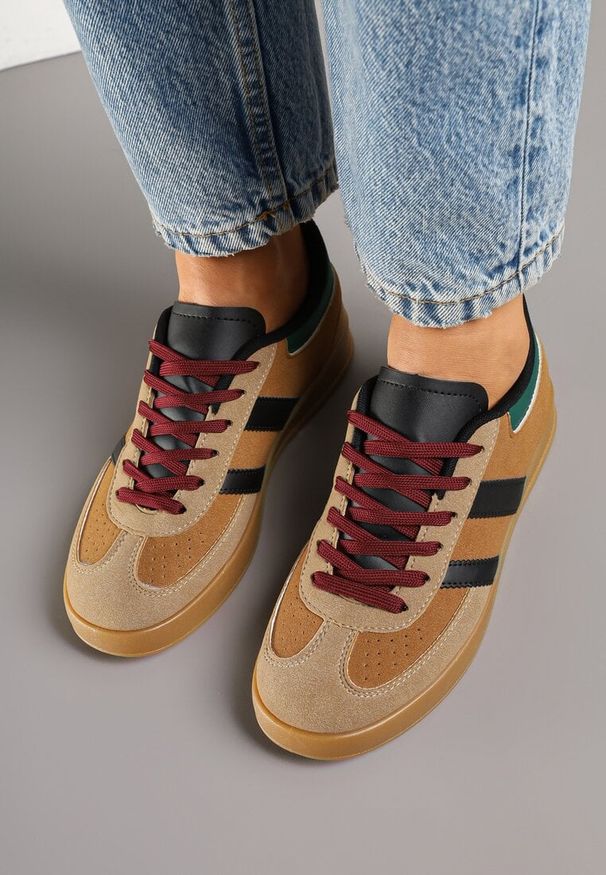 Born2be - Brązowe Sneakersy Typu Kultowe Tenisówki z Ozdobnymi Przeszyciami Selfia. Okazja: na co dzień. Kolor: brązowy. Materiał: jeans. Obcas: na płaskiej podeszwie