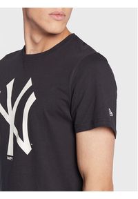 New Era T-Shirt New York Yankees 11204000 Granatowy Regular Fit. Kolor: niebieski. Materiał: bawełna