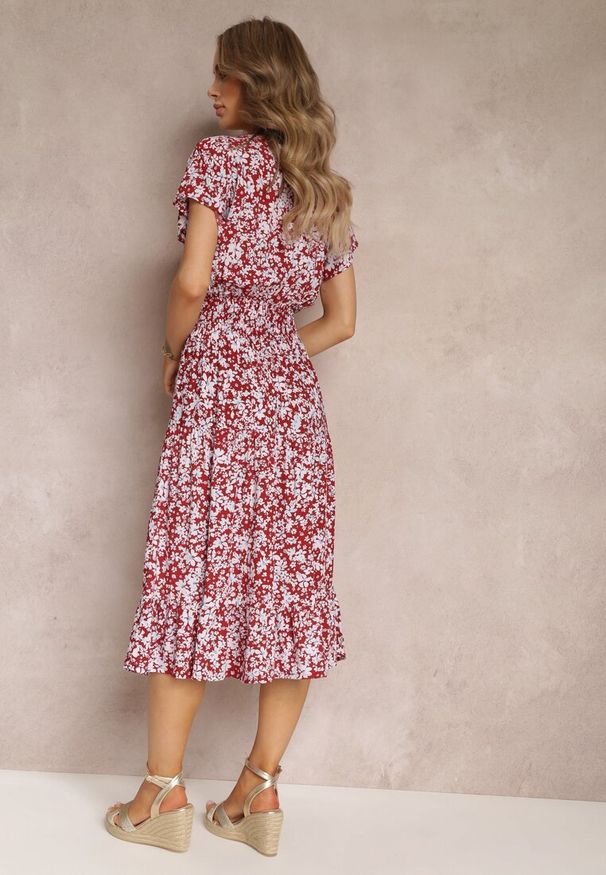 Renee - Czerwona Bawełniana Sukienka z Guzikami Przy Dekolcie i Gumką w Pasie Grasita. Okazja: na co dzień. Typ kołnierza: dekolt w kształcie V. Kolor: czerwony. Materiał: bawełna. Styl: casual, klasyczny